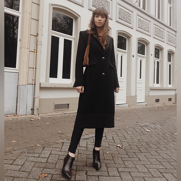 DOROTHEE SCHUMACHER Classy Reliance Structured Crepe Coat In Black - Picture 1 of 5
